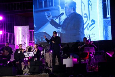 همدردی سالار عقیلی با سیل زدگان سیستان در کنسرت ساری