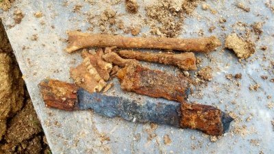 کشف یک گور باستانی در بخش دودانگه ساری