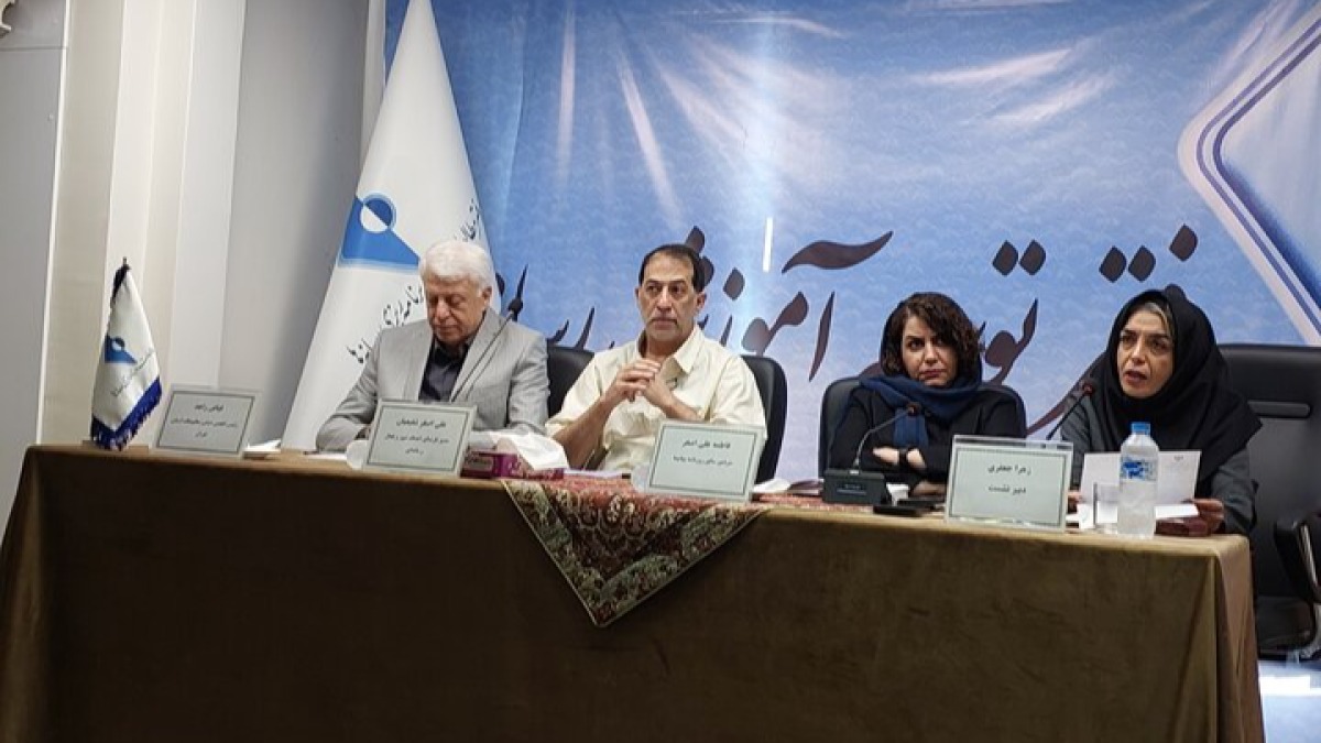 جدال روزنامه‌نگاران با تعدیل، اینترنت و بی‌پولی در میانه بحران جنگ