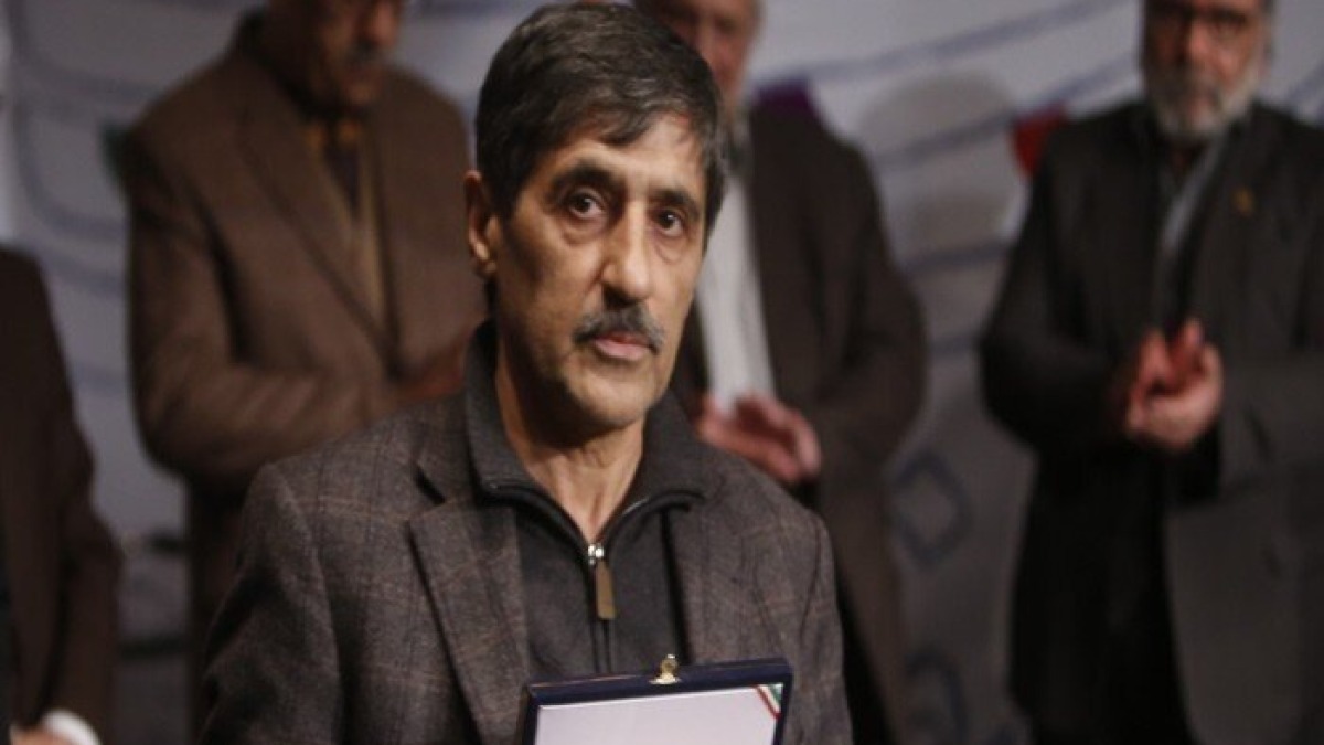 مدیر نشر ققنوس: صنعت نشر در رکود است